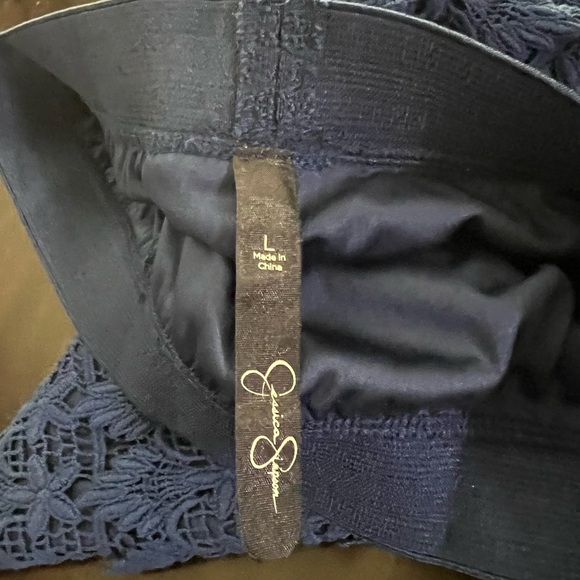 🍉Gently used Navy lace skort in Youth (Girls) Large - Picture 4 of 4